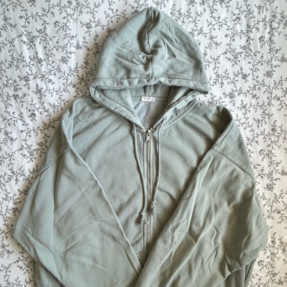 Brandy Melville Tops Brandy Melville Christy Hoodie Poshmark